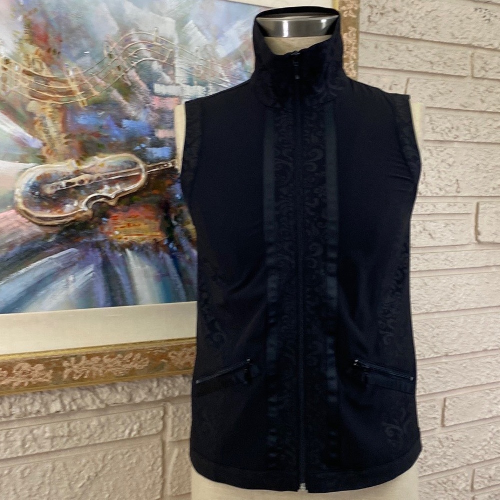 Chico’s SoftShell Contrast Gross Grain Ribbon Trim Vest
